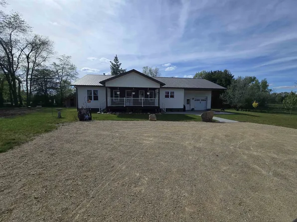 W10556 Czech Rd, Coloma, WI 54930