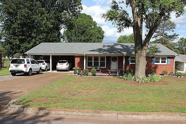 1st image of 2210 Estaline Dr