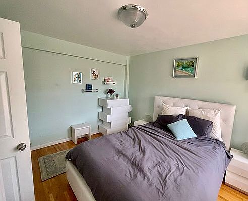 3rd image of 388 Avenue S #2FLA