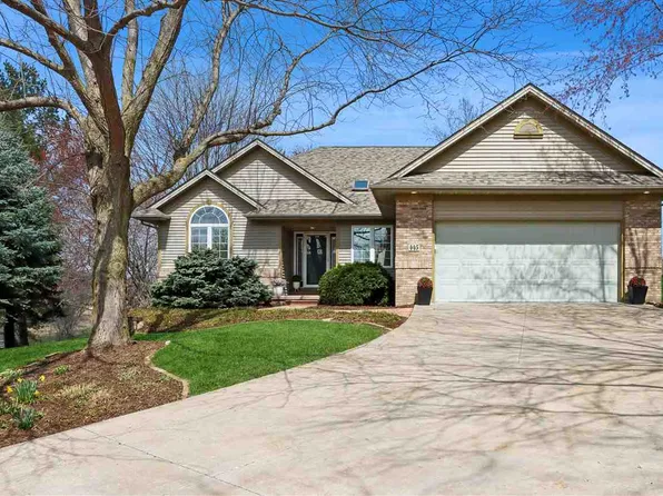 445 Breconshire Ln, Coralville, IA 52241