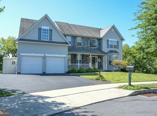1001 Creekview Dr, Pennsburg, PA 18073