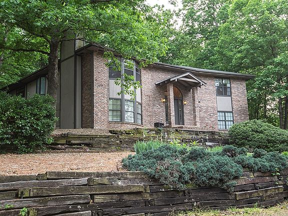 3rd image of 24 Wentworth Dr