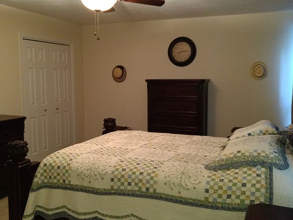 Master Bedroom + closet 1