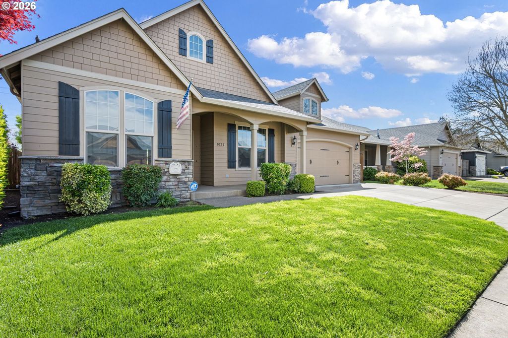 1037 Kaylee Ave, Junction City, OR - View 4