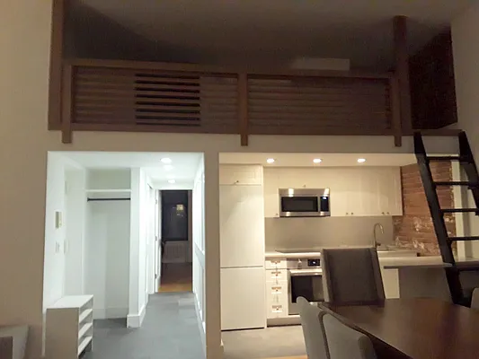 Sold by Manhattan Boutique Real Estate | media 13