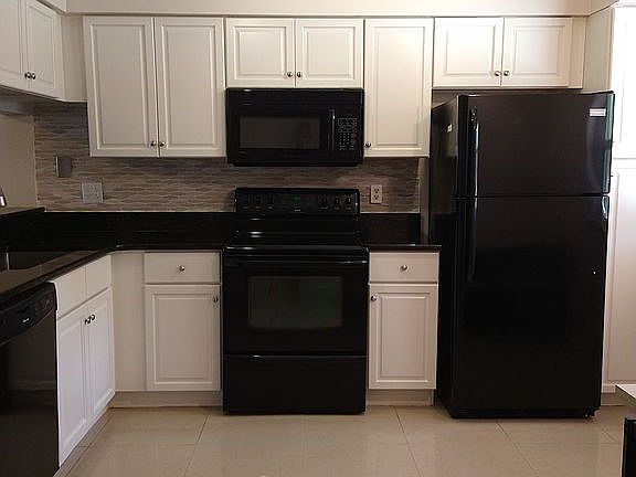 5th image of 1600 Woodland Dr APT 8202
