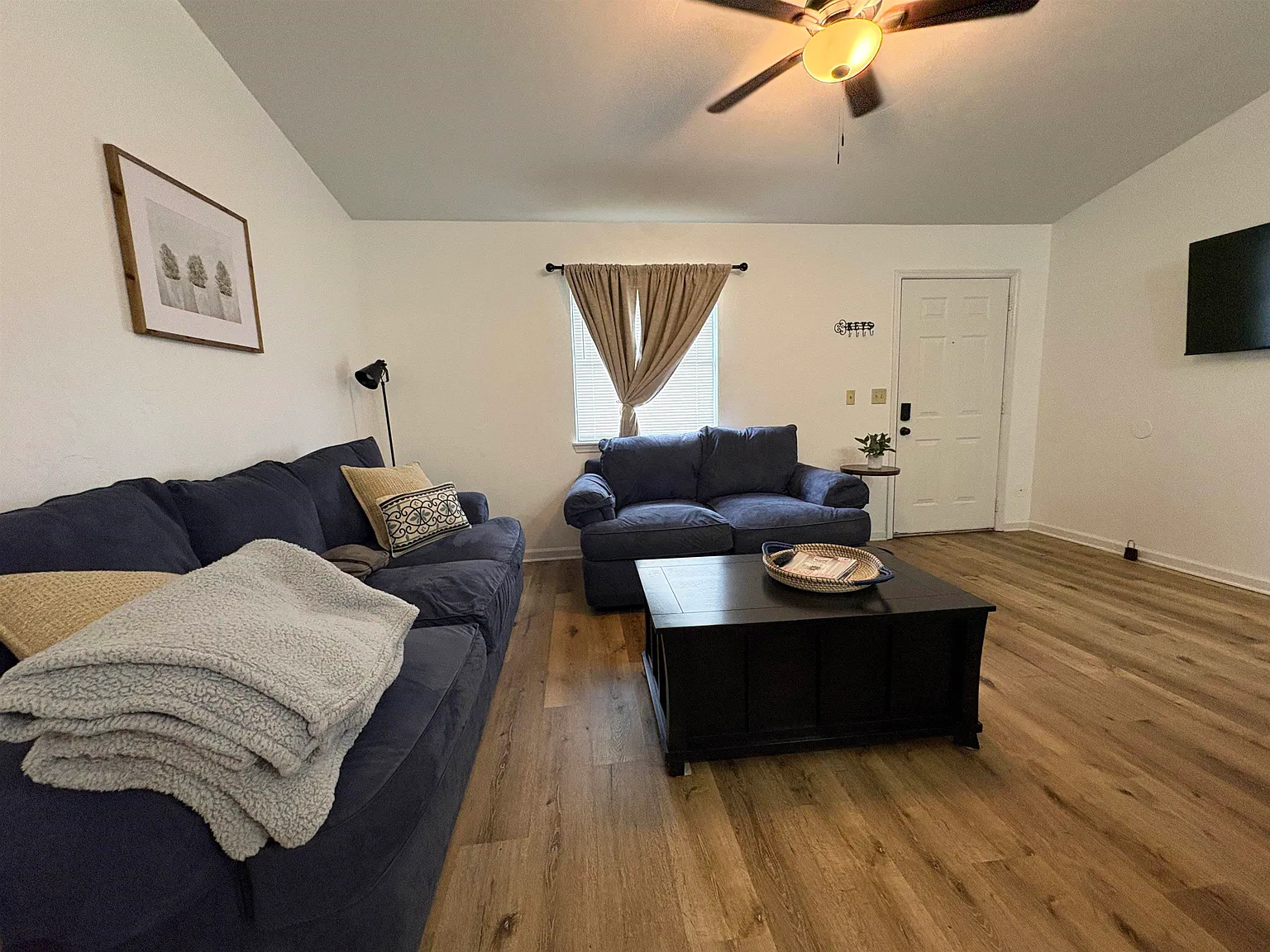 2 bed, 792 sqft, $1,295 — Photo 4