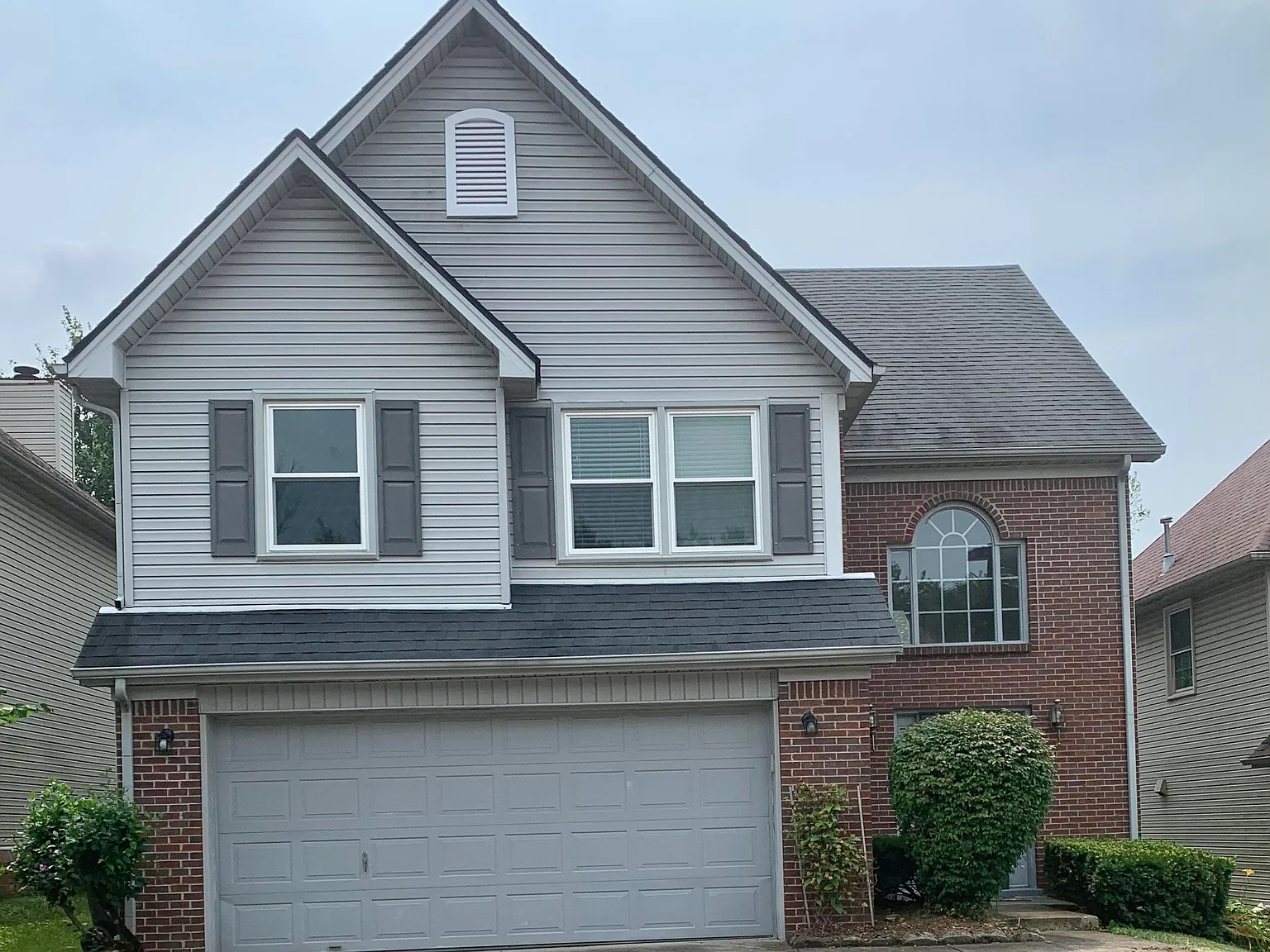3 bed, 2.5 bath, 1699 sqft, $2,100 — Photo 1