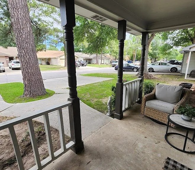 1720 Hazelwood Dr #1720 — Photo 2