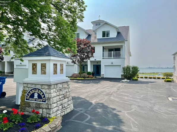 11190 E Bayshore Rd #B, Lakeside Marblehead, OH 43440