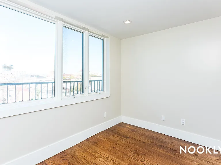 136 Erasmus St #4A — Photo 18