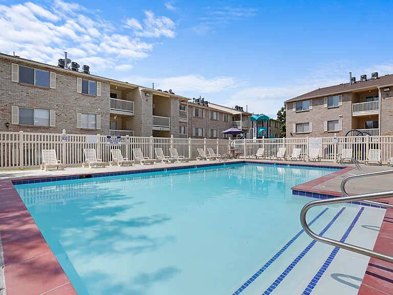 Falcon Park Apartments — Photo 10