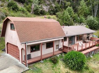 330 Colony Rd, Myers Flat, CA 95554