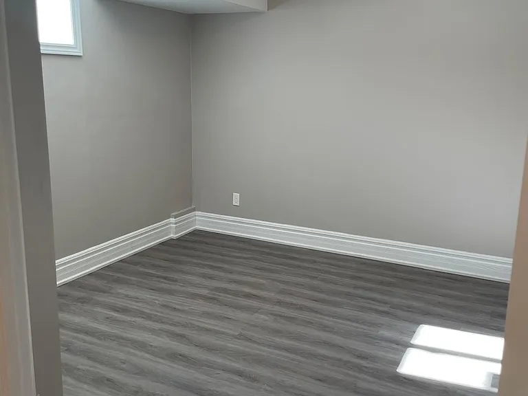 22 Boone Cres — Photo 4