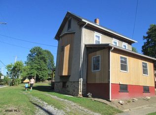 818 Union St, Hollidaysburg, PA 16648