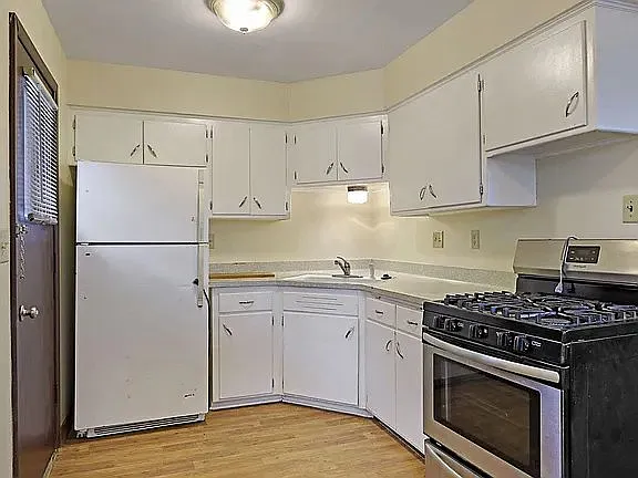 6823 W Wedgewood Dr #1 — Photo 2