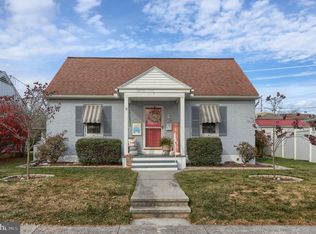 413 E Chestnut St, Cleona, PA 17042