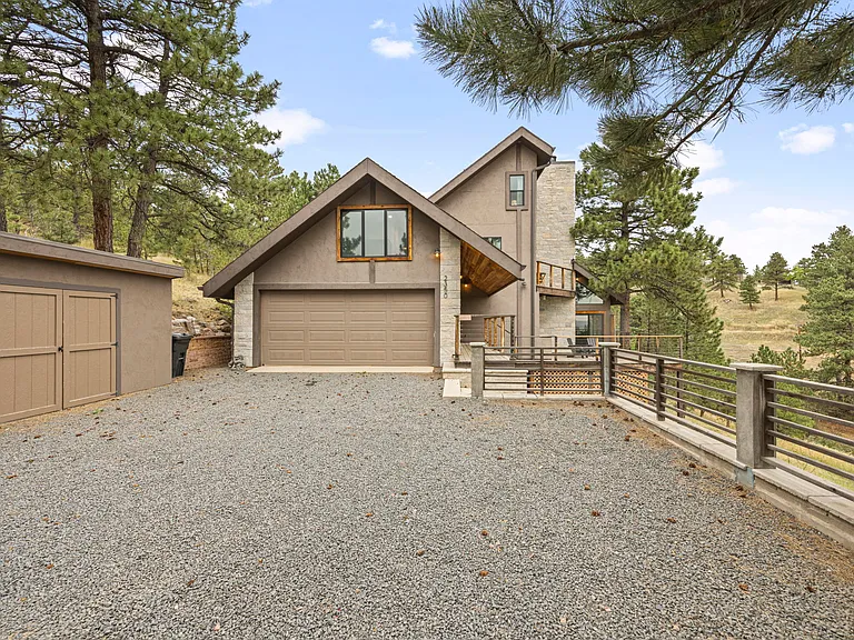 2350 Linden Dr — Photo 12