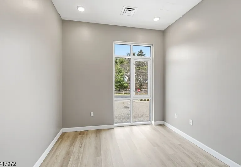 271 Millburn Ave #2D — Photo 12