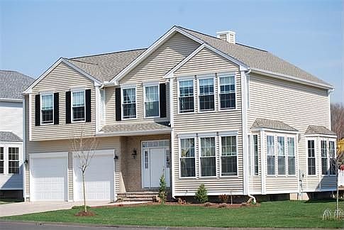 New Farmington Colonial