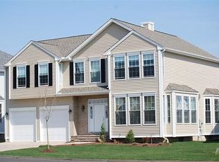 32 Snowberry Ln, Unionville, CT 06085
