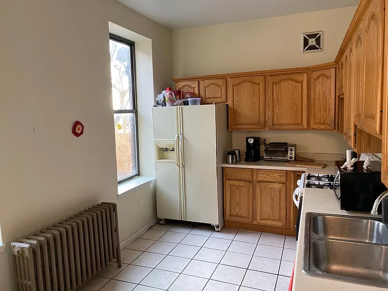 303 Warner St #3 — Photo 6
