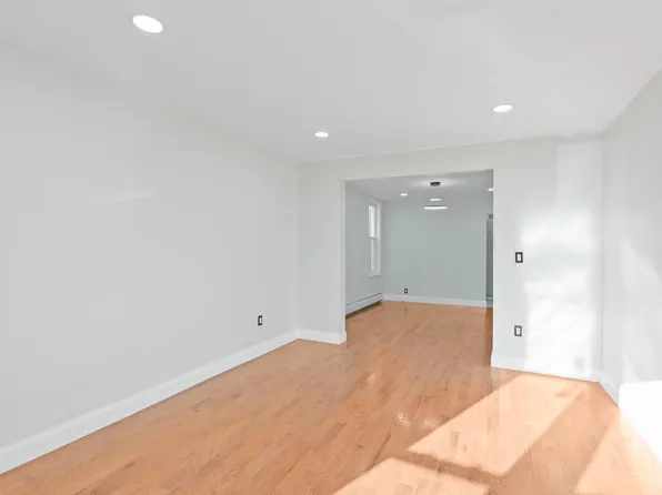 169 West 9th Street image 7 of 29