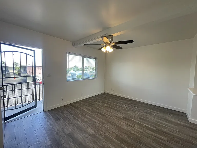 3133 Kemper St — Photo 5