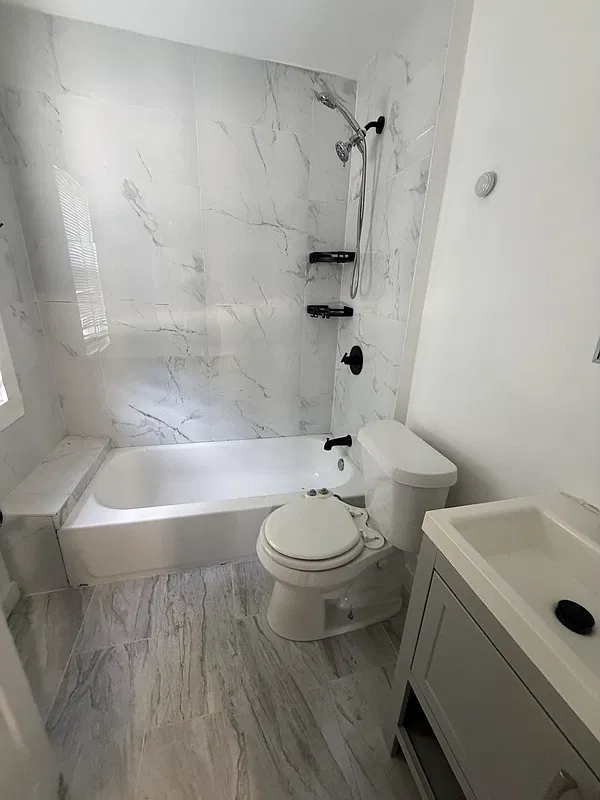 2 bed, 1.0 bath, 877 sqft, $1,050 — Photo 4