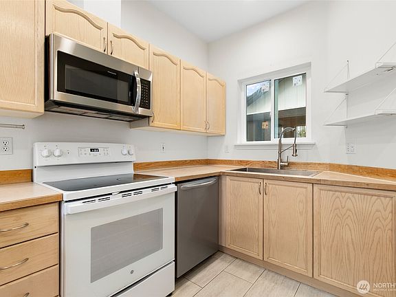 5th image of 22619 4th Avenue W #3-103