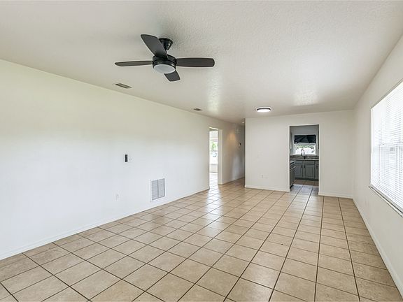 5th image of 125 Winslow Ave #125