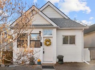 207 N 31st Ave NW, Calgary, AB T2M 2P3