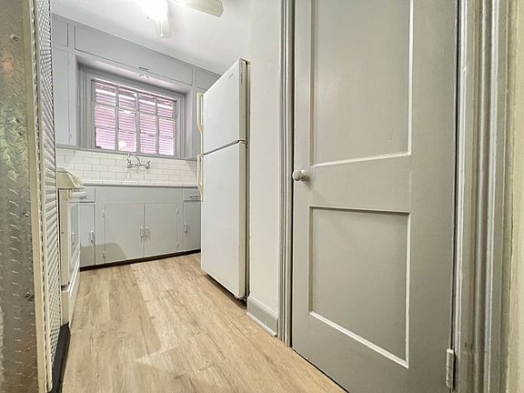 3rd image of 2420 White Oak Dr #1