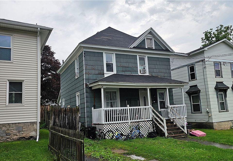 2nd image of 204 Janet St