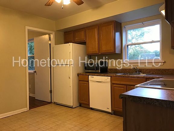 3rd image of 206 Orlando Ave