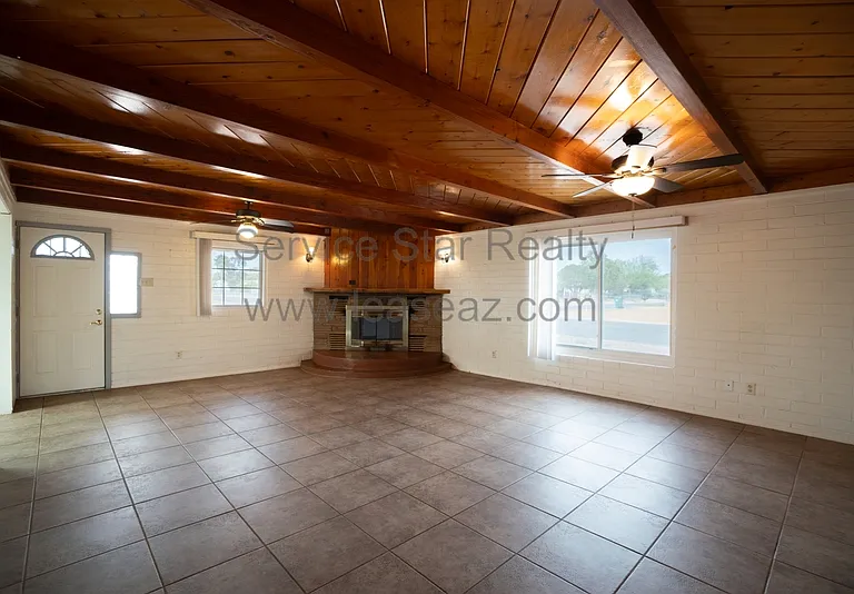 8039 E 5th Ave — Photo 6