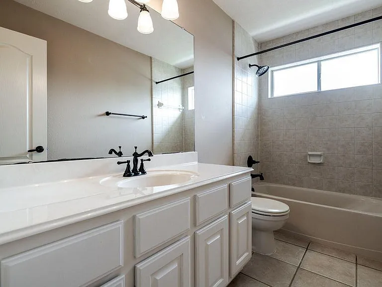 12406 Santiago Cove Ln — Photo 27