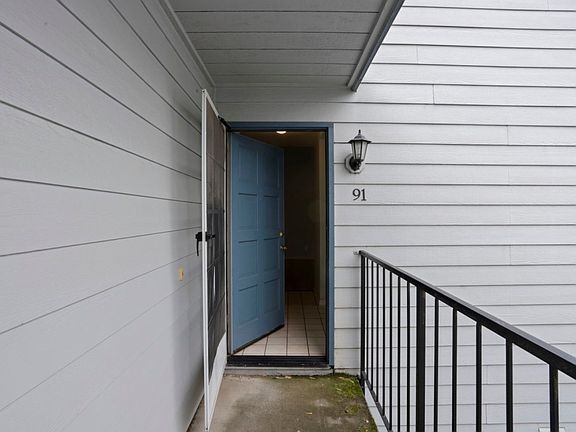 3rd image of 445 Almond Dr APT 91