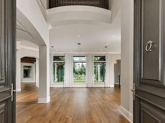 3rd image of 23 N Fazio Way