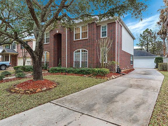 3rd image of 20911 Auburn Trace Ct