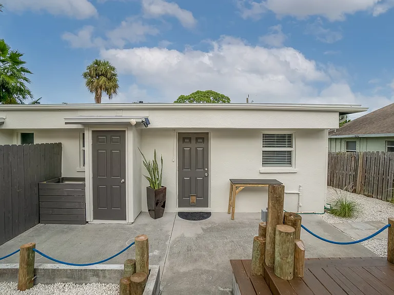 1672 Pineapple Ave — Photo 7