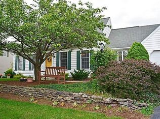 65 N Maple Ave, Leola, PA 17540