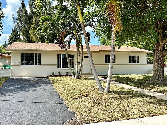 3rd image of 265 NW 203rd Ter