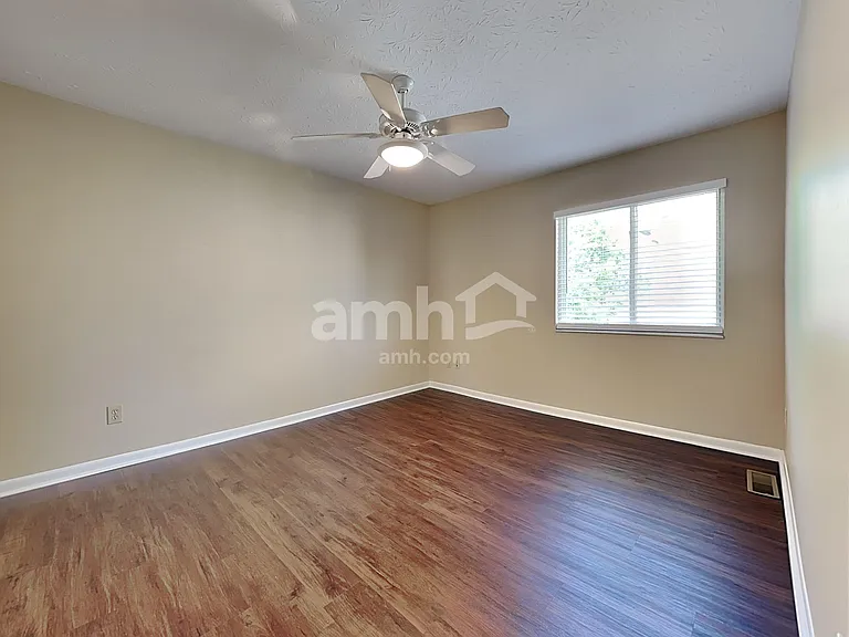9021 Crimson Oak Dr — Photo 14