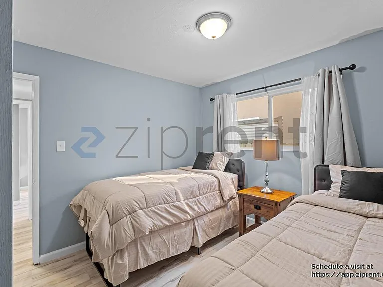 325 Falcon Dr — Photo 19