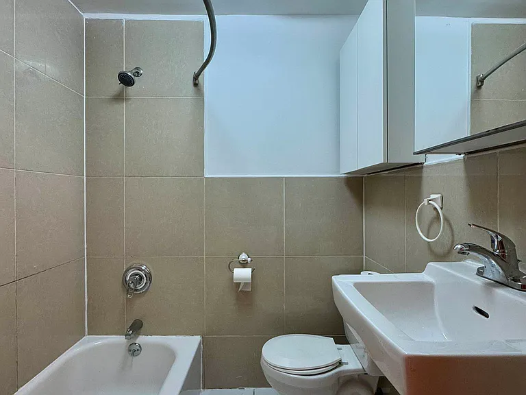 2250 1st Ave #4S — Photo 13