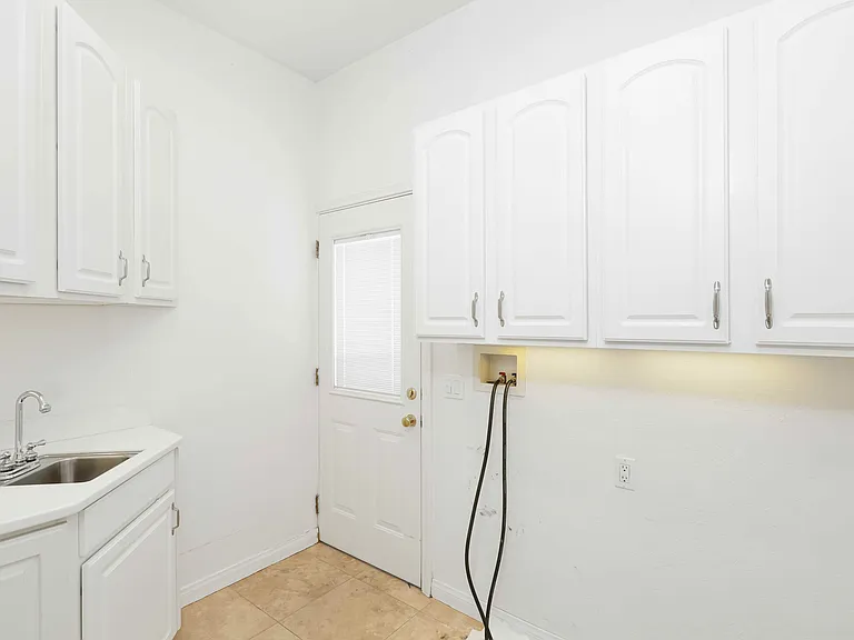 2025 E Balboa Blvd — Photo 18