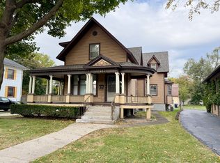 624 South St, Elgin, IL 60123