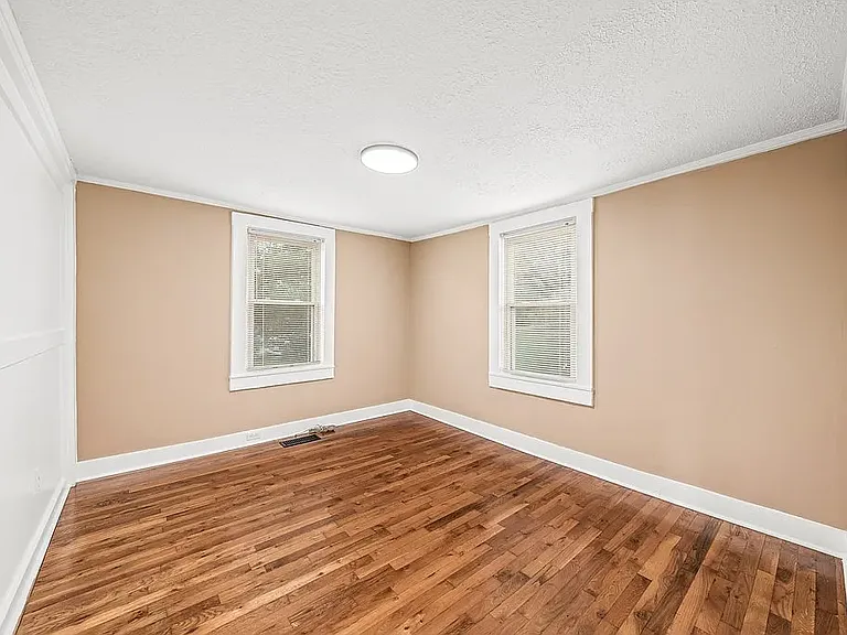 228 Wagoner St — Photo 10