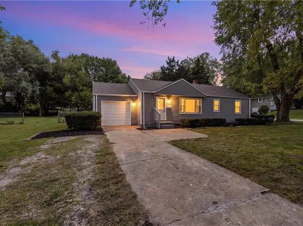 5433 Willow Ave, Raytown, MO 64133